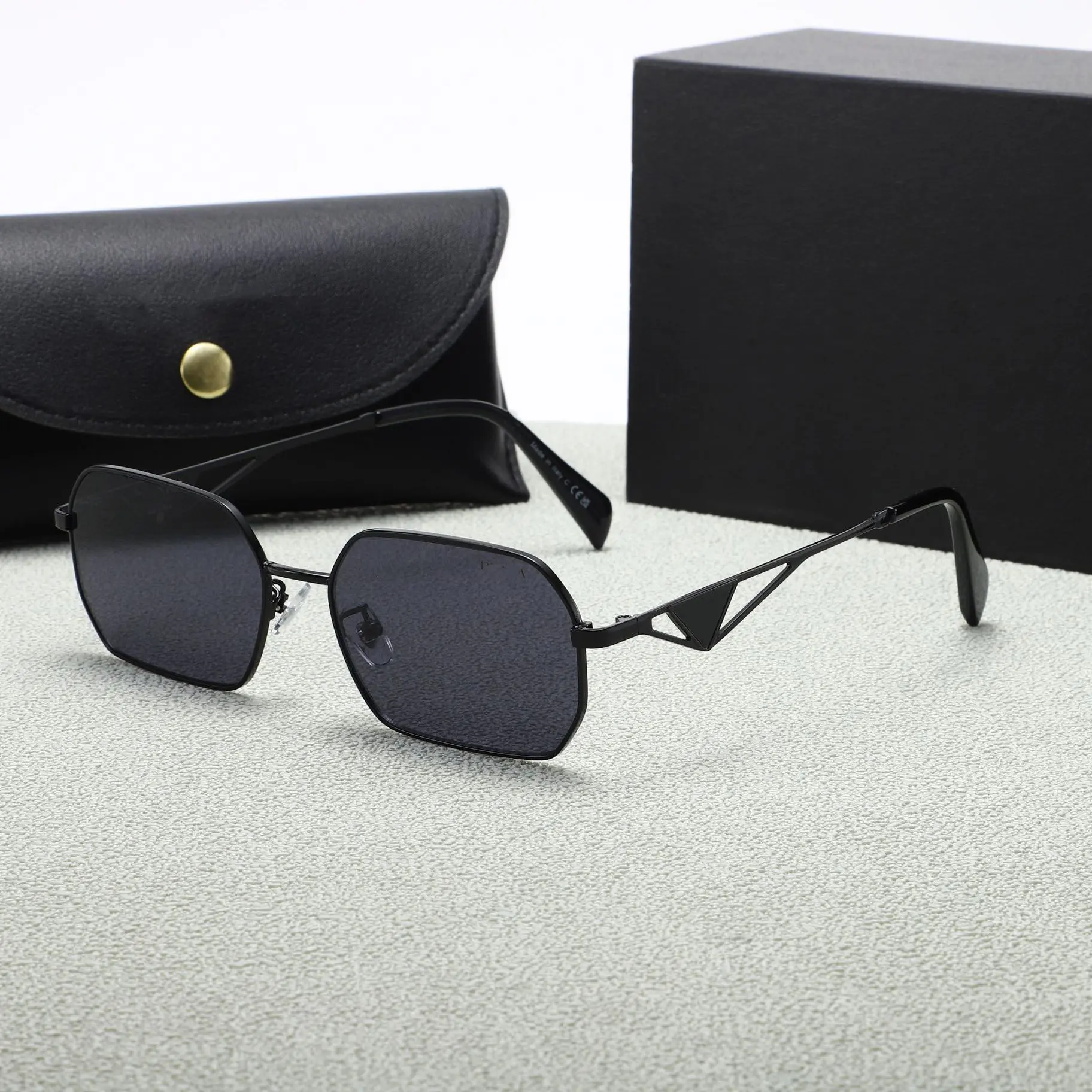 《with Letters》High Quality Retro Metal Frame Sunglasses for Women Men Trendy Vintage Rectangle Frame Sunnies Sun Glasses with UV 400 Protection