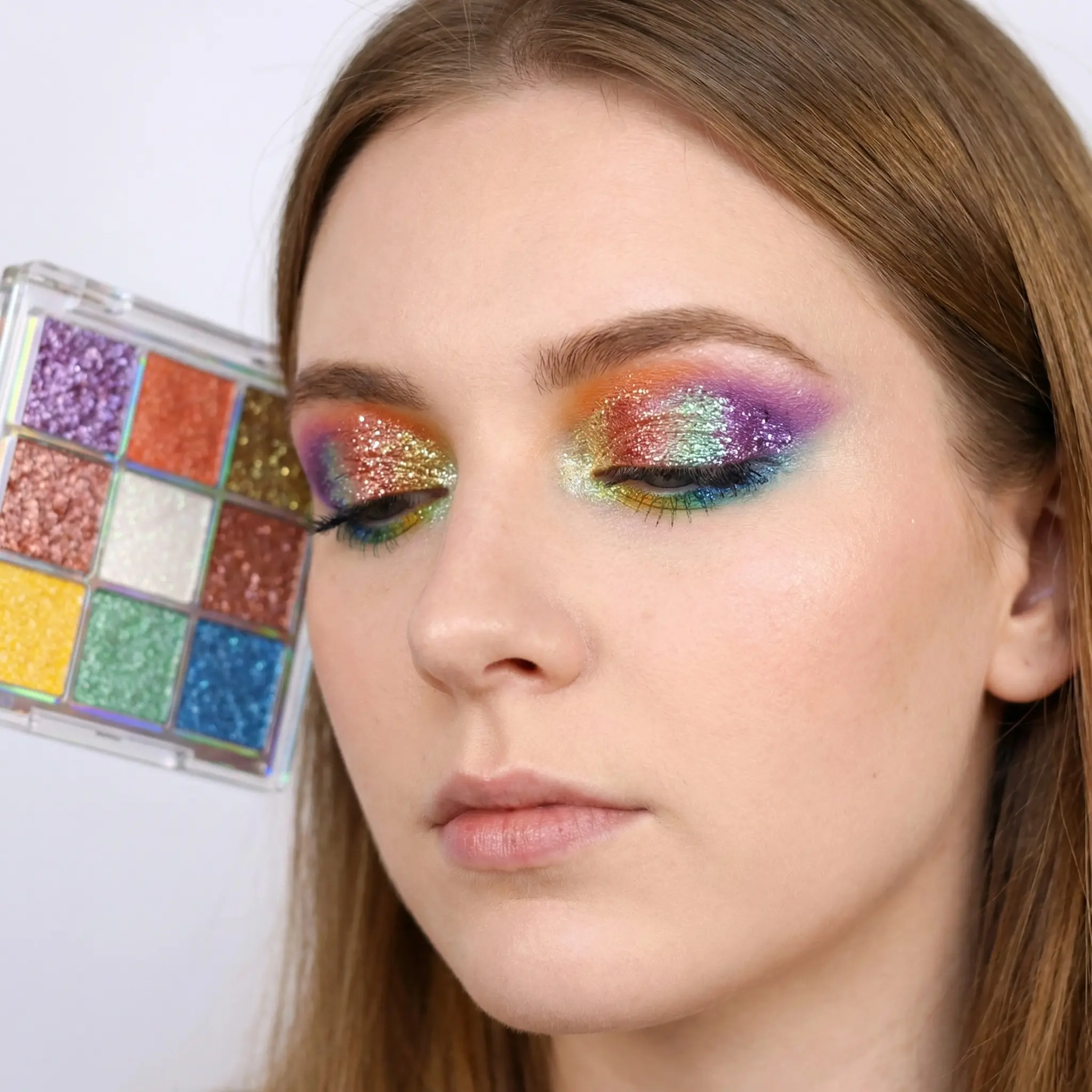 9 Color Glitter Eyeshadow Makeup Palette, Brightening Shimmer Cosmetic with Sparkle Effect for Girls & Women