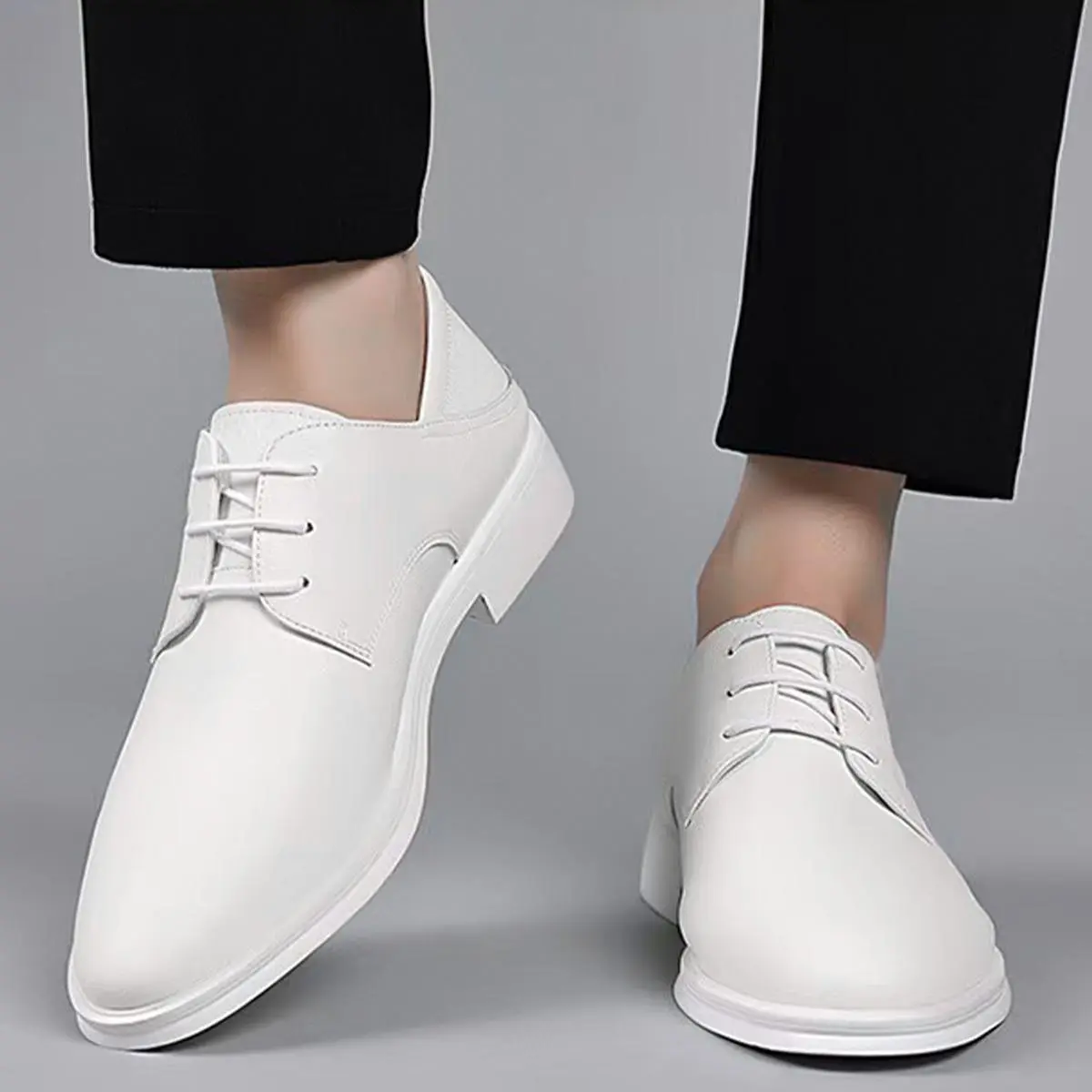Fashionable & Versatile White Sneakers Stylish Lace-Up Design Elegant & Casual Sports Shoes for Daily Commutes Classic White Color Lightweight Comfortable Breathable