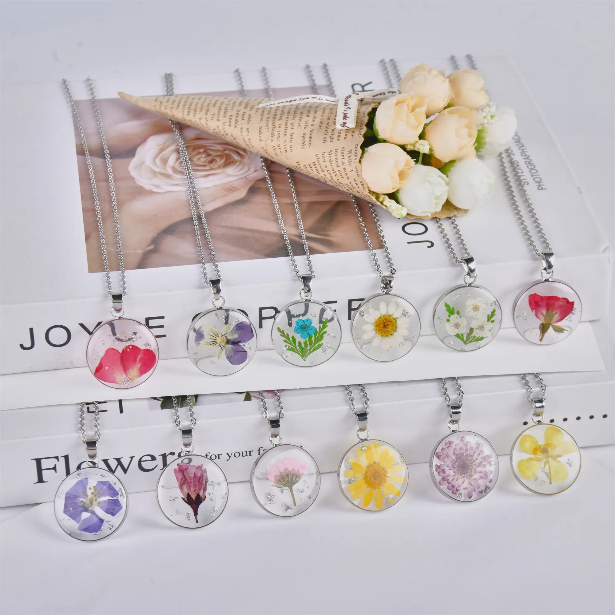 NEW! Handmade Birthday Dried Flower Necklace, Resin Real Flower Round Pendant Jewelry, Botanical Necklace, Birthday Gift