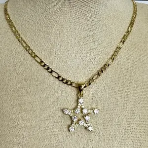 A50. Precioso dije de estrella con cadena incluida / laminado 14k