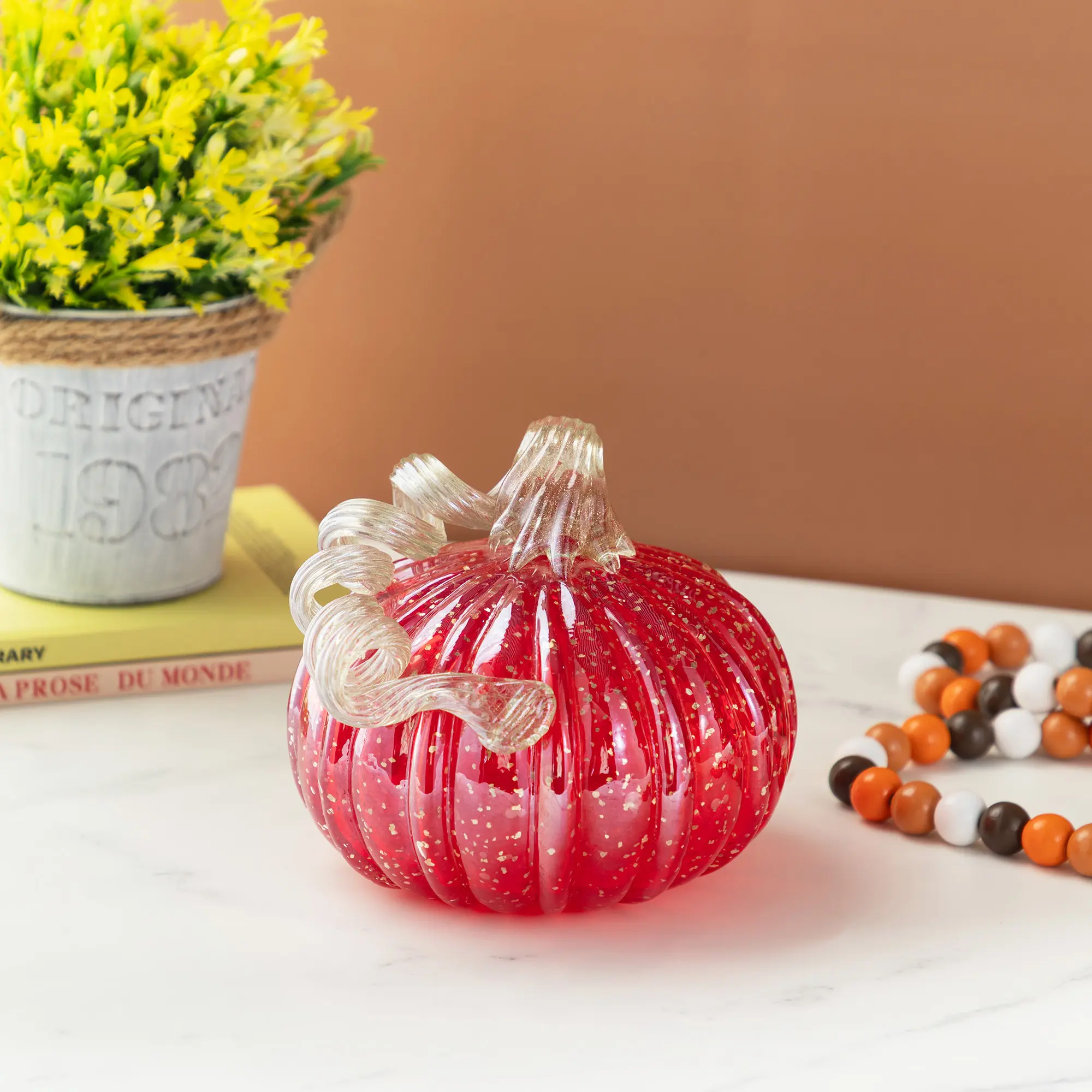 Glitzhome 6" Glossy Red Glass Pumpkin with Glitter, Festive Decor Ornaments, Room Decor Festive Centrepieces