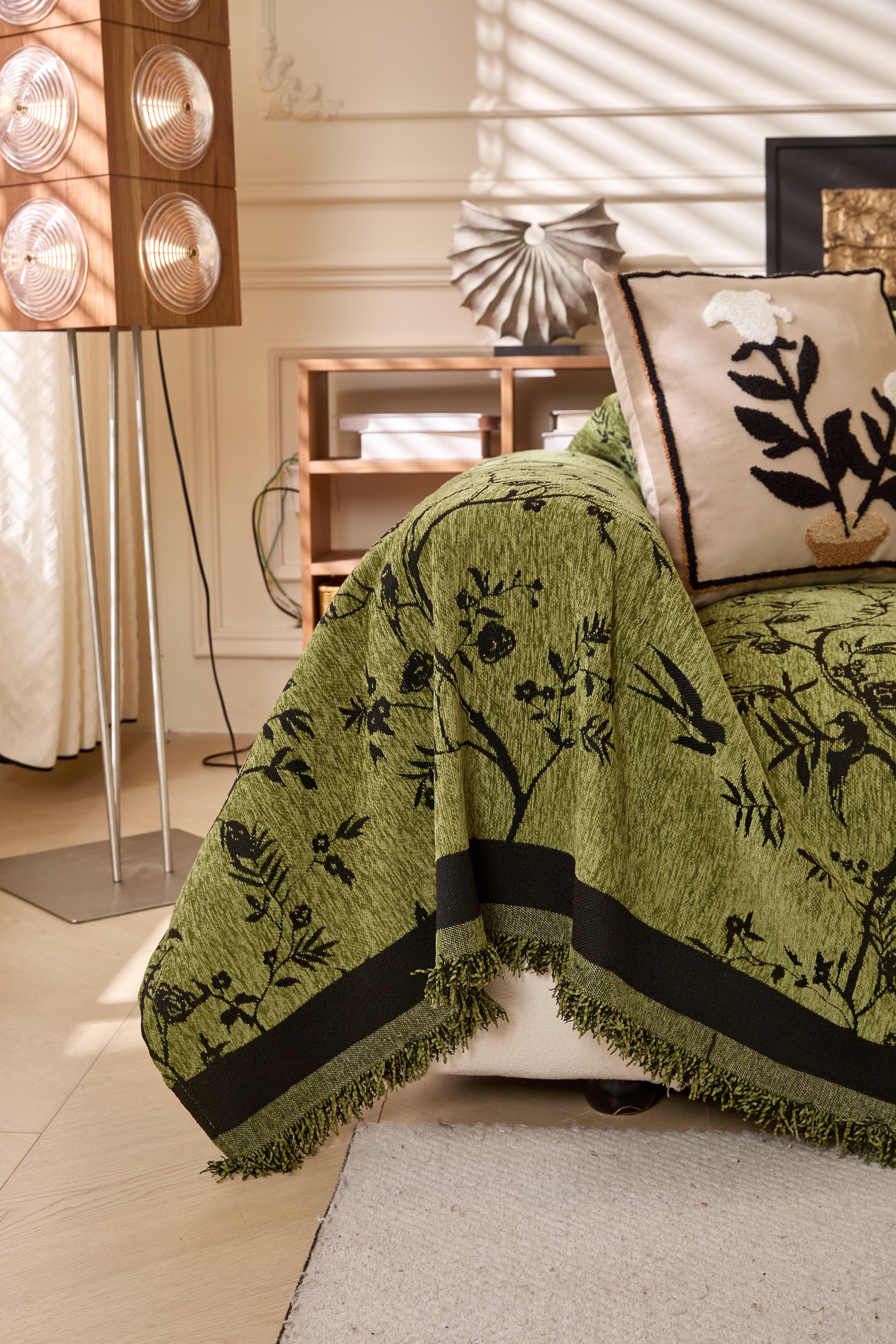 【SlumberHome】 Plant Leaf Pattern Sofa Cover Durable Chenille Slipcover for Home Living Room Pet-friendly All-Season Use Resistant to Scratches couch cover for sofa Dustproof Couch Protector Elastic Furniture Protector