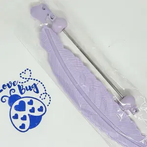 Feather beadable bookmarks, perfect for any DIY project. Elevate your reading with these decorative bookmarks.