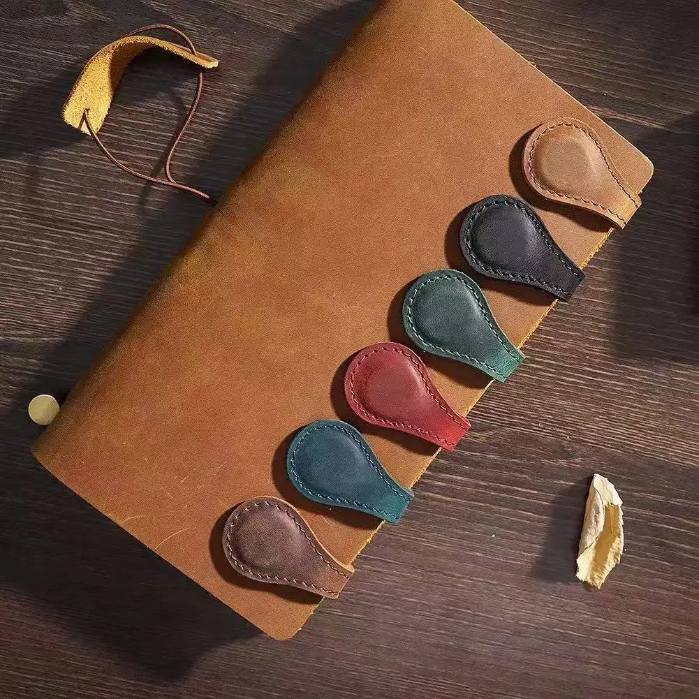 [Back to School Must-Have]Handmade leather magnetic book binder, a back-to-school gift for friends, book lovers, and students.Portable reading book binder, suitable for diaries, novels, office work, and study.
