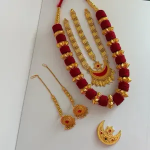 Traditional Jewelry Set