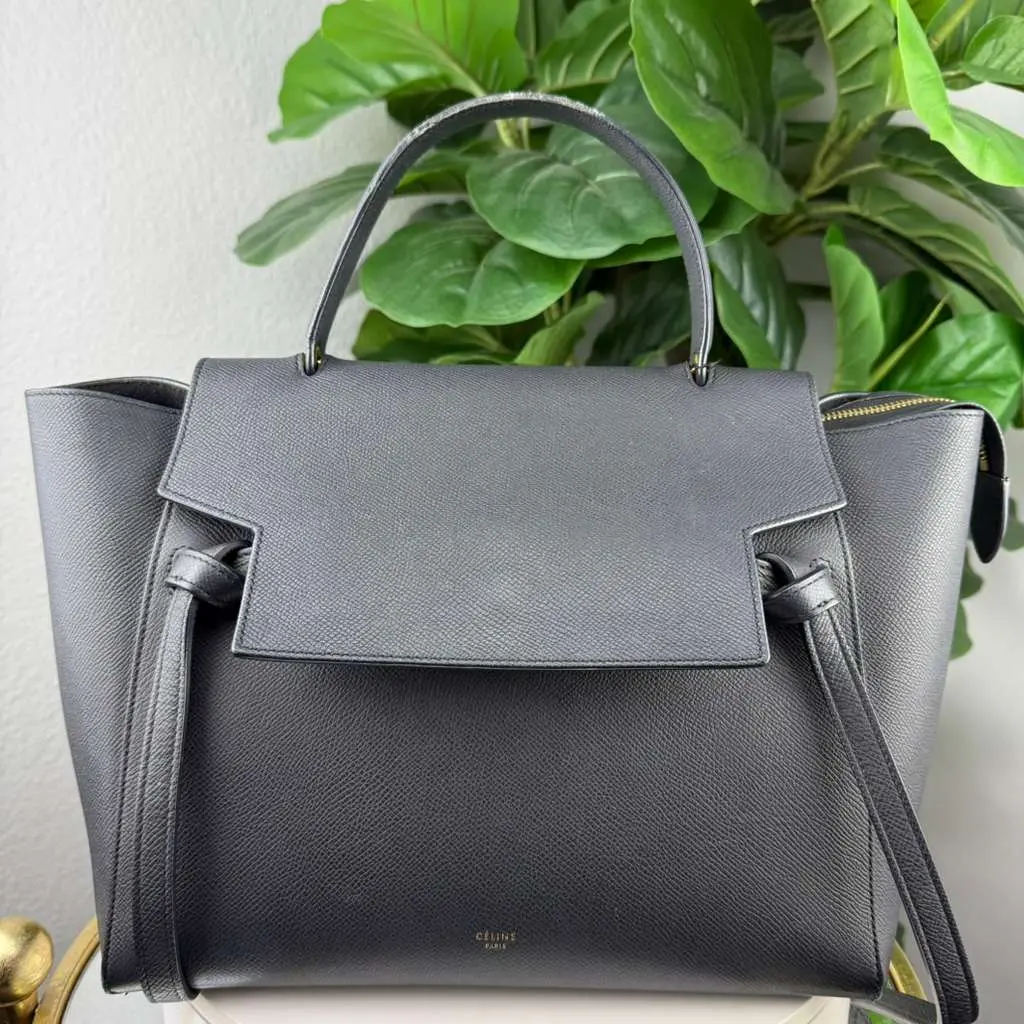 Pre-owned Leather Belt bags Authentic Celine Black Mini Belt Bag Iconic, Stylish, Classic Shape for Everyday Use, Authentic Leather