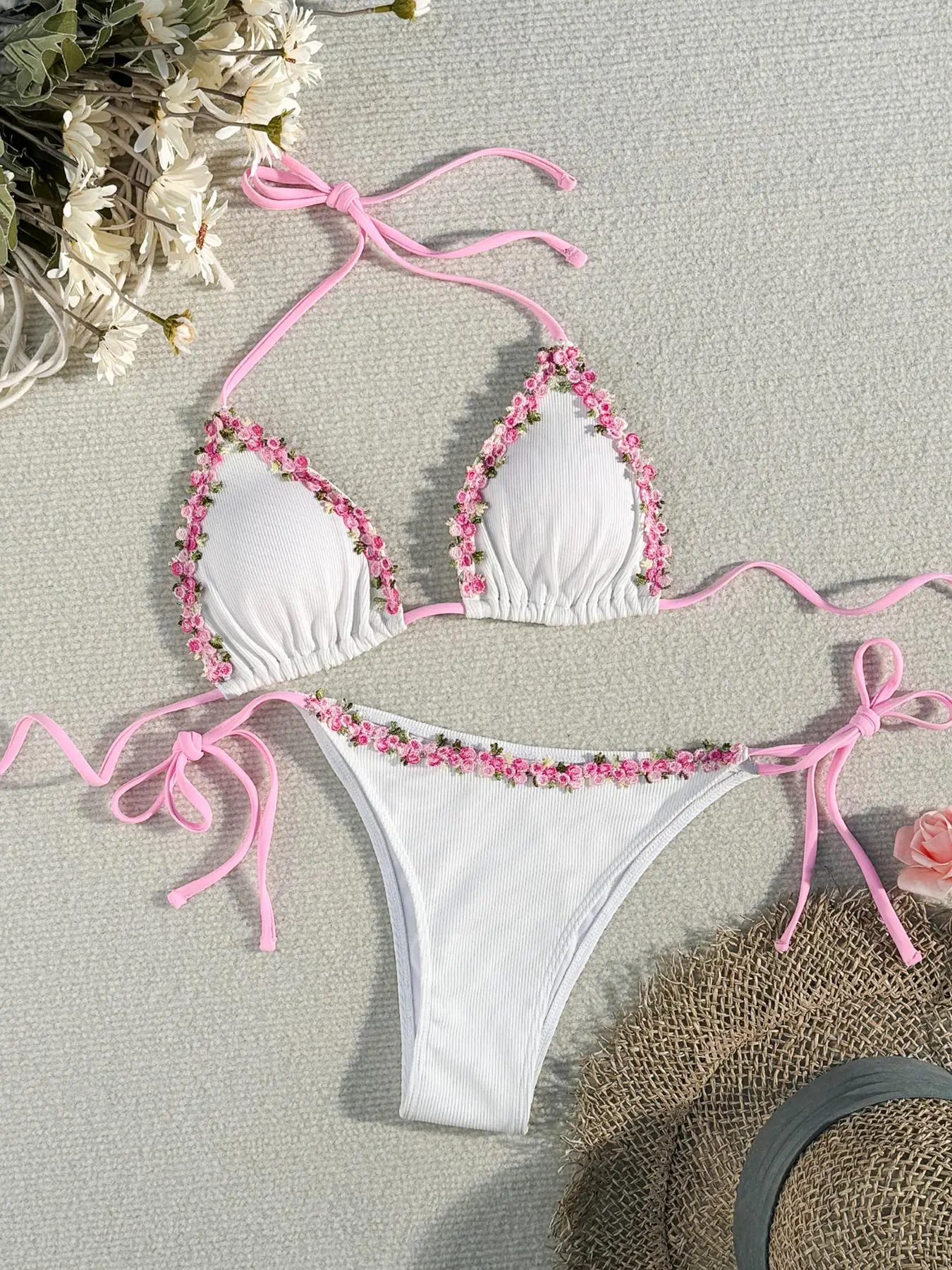 Women's Floral Embroidery Bikini Set, Beach Holiday Swimsuit, Boho Fashion Tie Back Halter Triangle Swim Bra & Tie Side Swim Bottom, Ladies Summer Swimwear for Beach Holiday Vacation, Floral Bikini Top