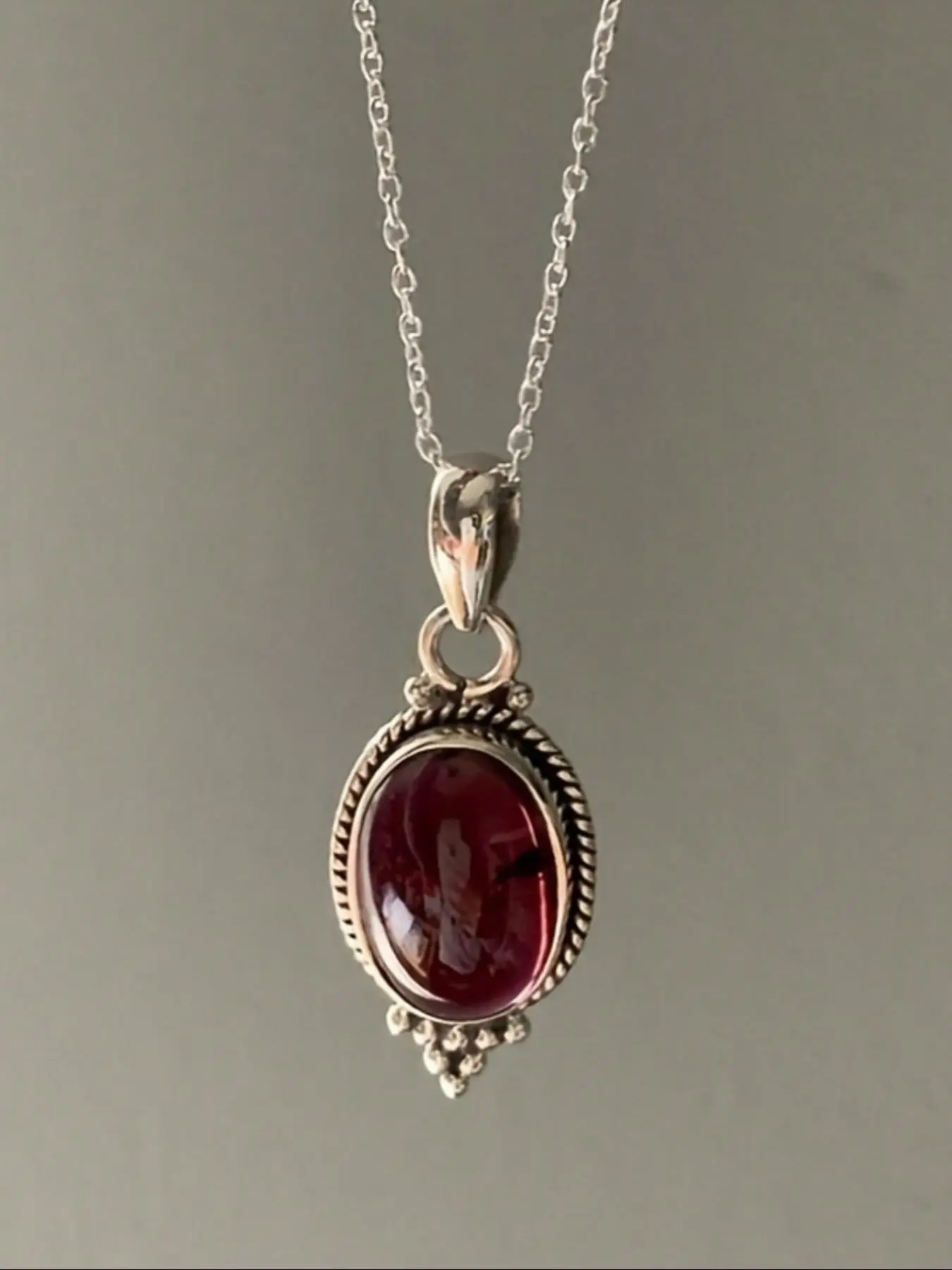 Vintage Bohemian Elegant Relief Embedded Oval Crystal Pendant Necklace, Exquisite Trendy Pendant, Ethnic Style Unique Women's Daily Wear Jewelry, Statement Necklace, Trendy Necklace
