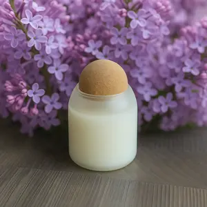 Delilac – Lilac Bloom Candle with Cork Lid | Clean-Burning Floral Scent for Spring & Gifting