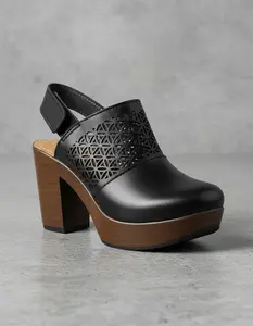 Women's heeled sandals, handmade in Mexican leather, Felipe model. Closed toe and Velcro ankle closure. Genuine leather upper. Comfortable. Ethically made in Mexico. Ideal for walking.