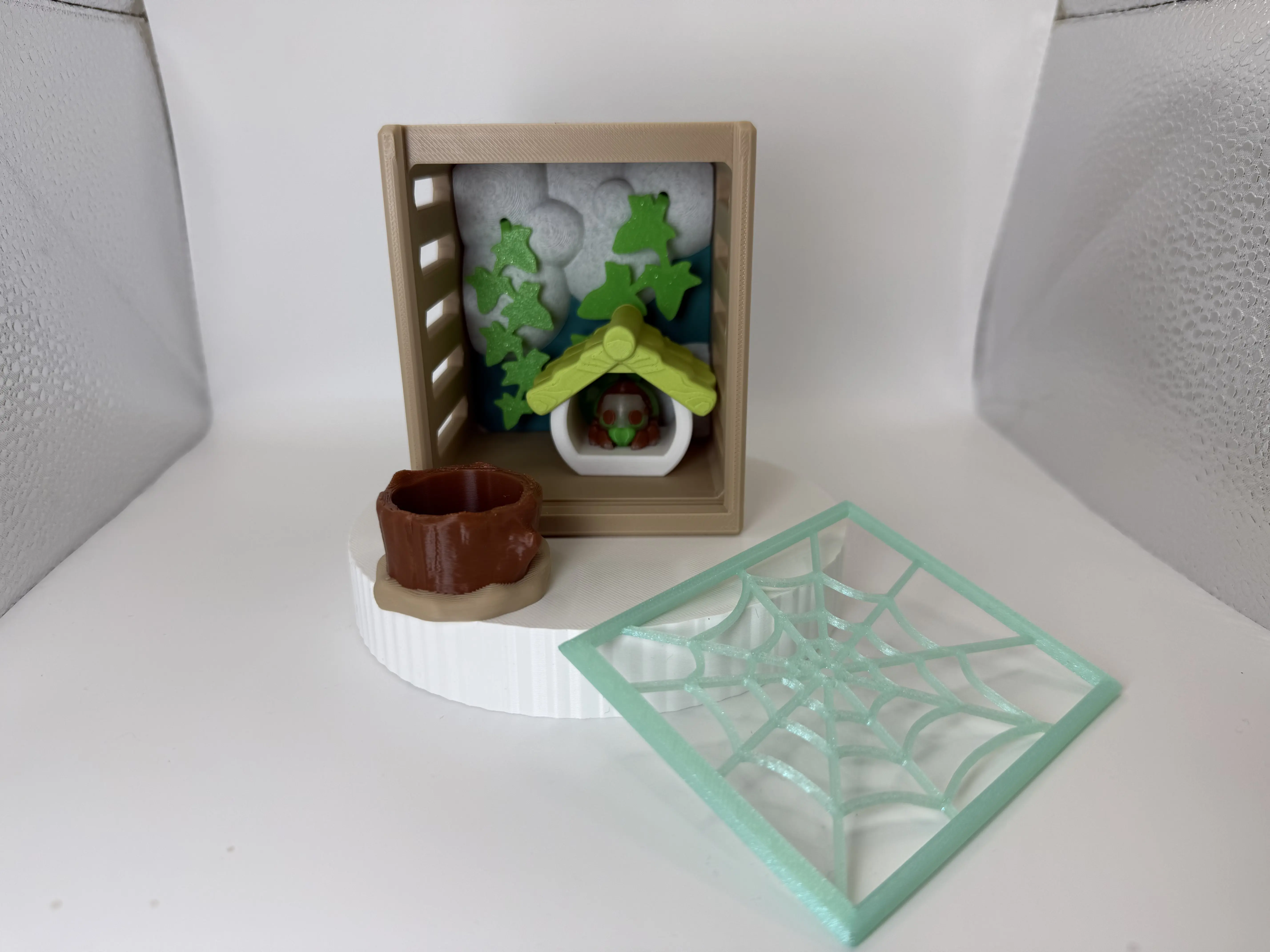 Mini Jumping spider Playset - Spider is Magnetic Miniature House