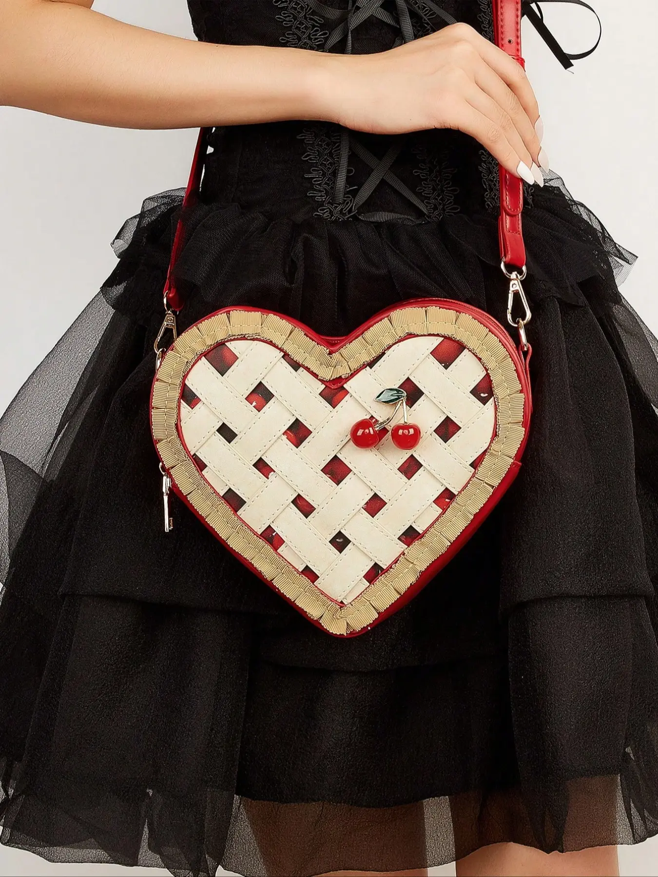 Cute Heart-Shaped Women's Shoulder Bag, Stylish Crossbody Bag for Teens, Girls Small Purse, Chic Crossbody Purse, Fashionable Handbag, Thanksgiving Birthday Gift, Party Clutch, Crossbody Purses, Fashionable Bags