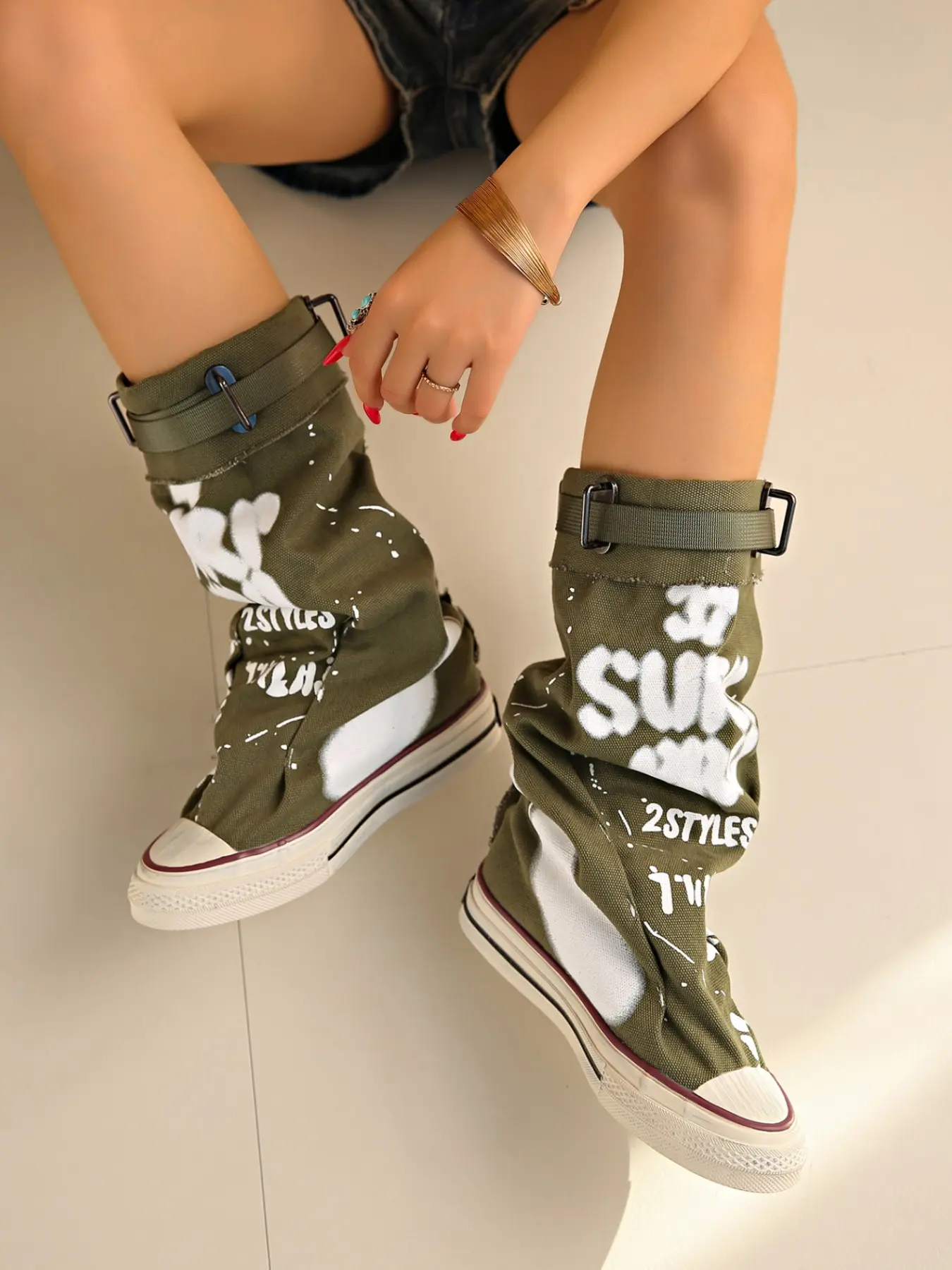 Meadow High Top Casual Sneakers, Footwear Sneakers, Sports Shoes, Trainer, Walking Shoes, Letter Graffiti + Buckle Design, Street Style Fullness, Sneaker Streetwear, Fashionable PU Upper, Rubber Sole, All Seasons