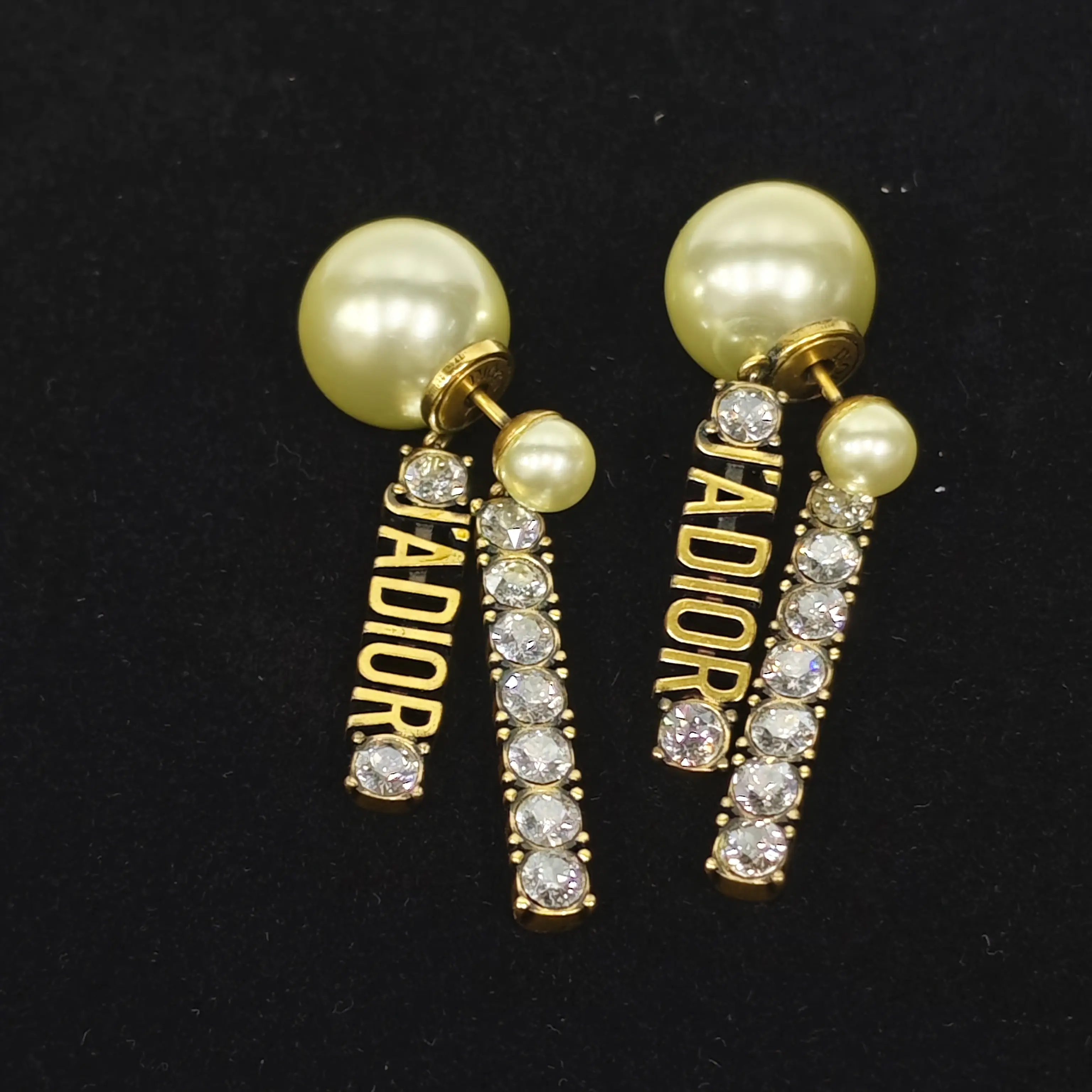 Pre-owned Dior Letter Pearl Stud Earrings（SZS 03772）