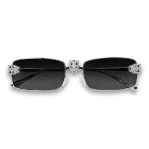 Unisex Fashionable Sunglasses with Elegant Rhinestone Accents and Sleek Silver Frame