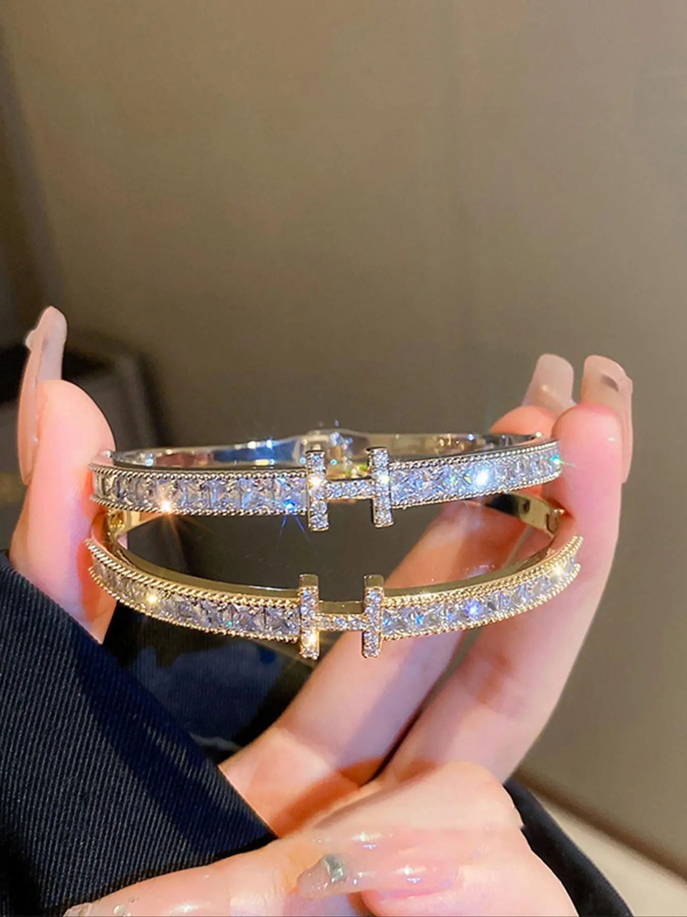 Letter H Design Bangle, Fashionable Rhinestone Decorated Bangle for Women & Girls, Trendy All-match & Exquisite Jewelry for Birthday Gift, Rhinestone Bangle Bracelet, Rhinestone Decor Bangles, Fashionable Bracelet Style