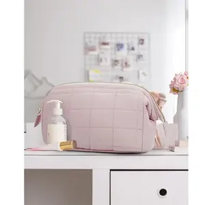 Makeup Bag Travel Toiletry Bag, Puffy Padded Make Up Bags for Women Makeup Organizer Case, Wide-open Pouch Purse Travel Essentials Toiletries Accessories Brushes, Pink