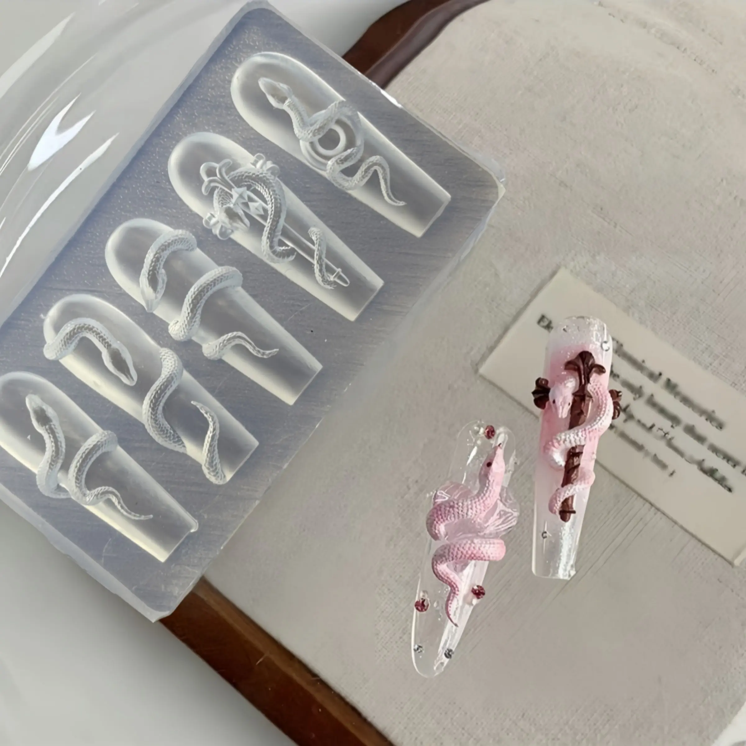 Transparent Silicone Nail Mold Snake Design, Apple Snake Gem Spirit Snake Template, 3D Nail Art Mould for Professional Use, Nail Forms, Nail Extension Art, Silicone Molds, Nail Art Tools, Nail Art Supplies, Nail Art Accessories, Diy Nail Art