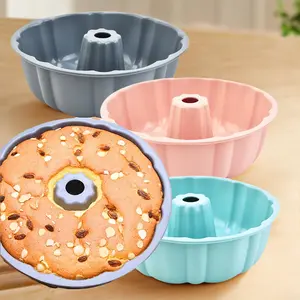 Silicone Fluted Cake Pan, 1 Count 9.5inch Non-stick Baking Mold for Cakes, Jellies, Breads, Easy Clean & Food Contact Safe Bakeware