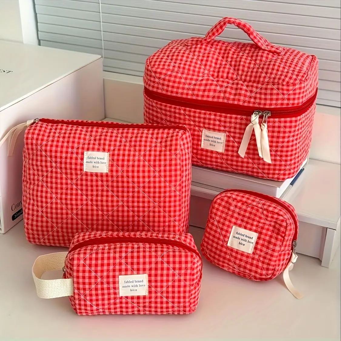 Multi-Piece Travel Packing Cubes Set, Berry Color Fashion Pattern Luggage Organizer, Machine Washable Portable Storage Bags for Business Trips (Cosmetics, Underwear, Clothing Organization)