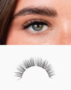 SLEEPOVER | Cat eye DIY Lash Extensions | At-Home Lash Clusters 