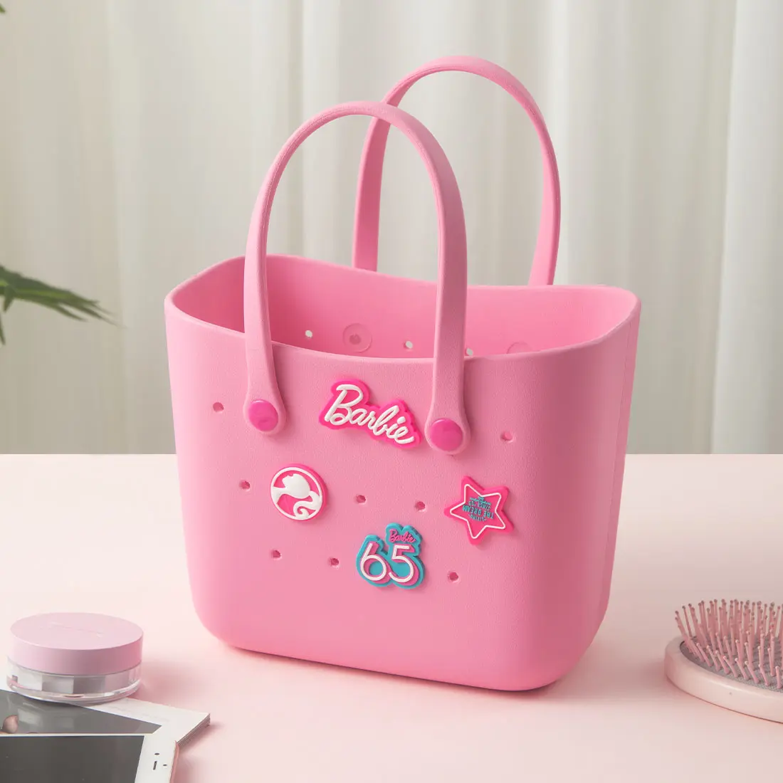 MINISO Barbie Sunbeam Pink Perforated Lunch Tote Bag, Portable Bento Pouch, Stylish Accessory for Girls, Ideal for School, Travel & Daily Use #Barbie #LunchBag #GirlsAccessory
