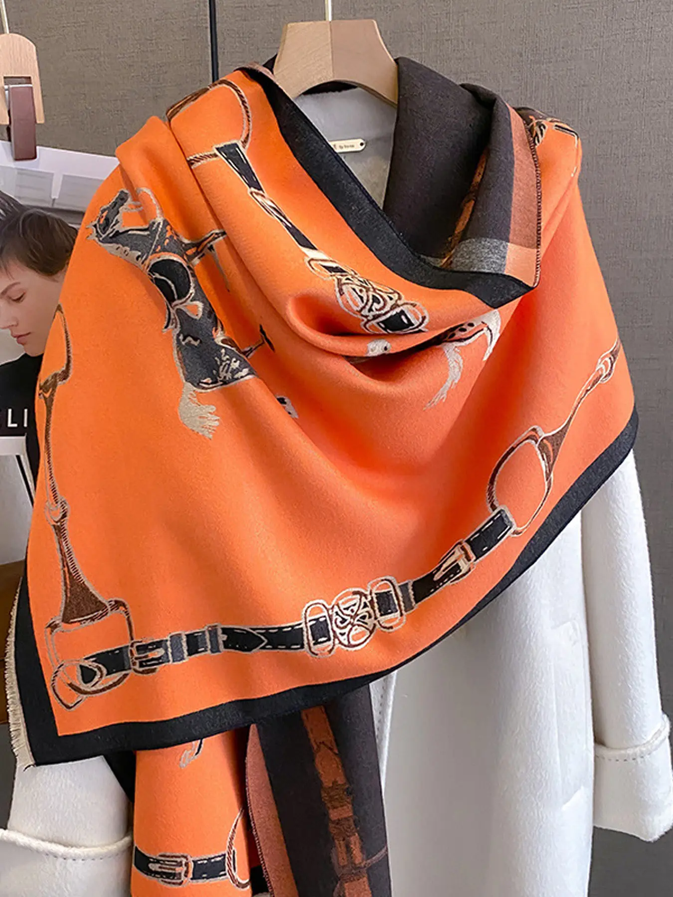 Autumn Winter Vintage Horse Print Scarf, Printed Polyester Scarf, Casual Soft Scarf, Warm Versatile Wrap Shawl, Soft Warm Shawl, Fashion Shawl, Ideal for Career Outdoor Travel Dating Decoration