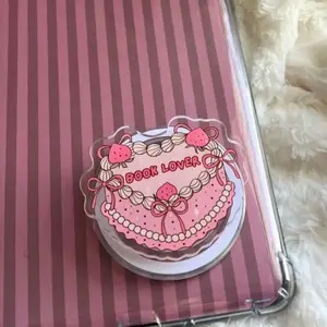 Cute Book Lover Cake Phone Grip – Pink Strawberry Aesthetic Pop Socket & Kickstand