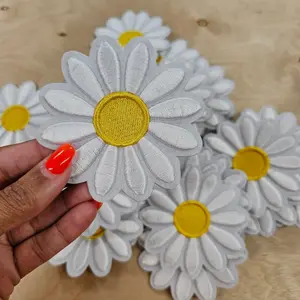 Daisy Floral Hat Patch (1 Patch)