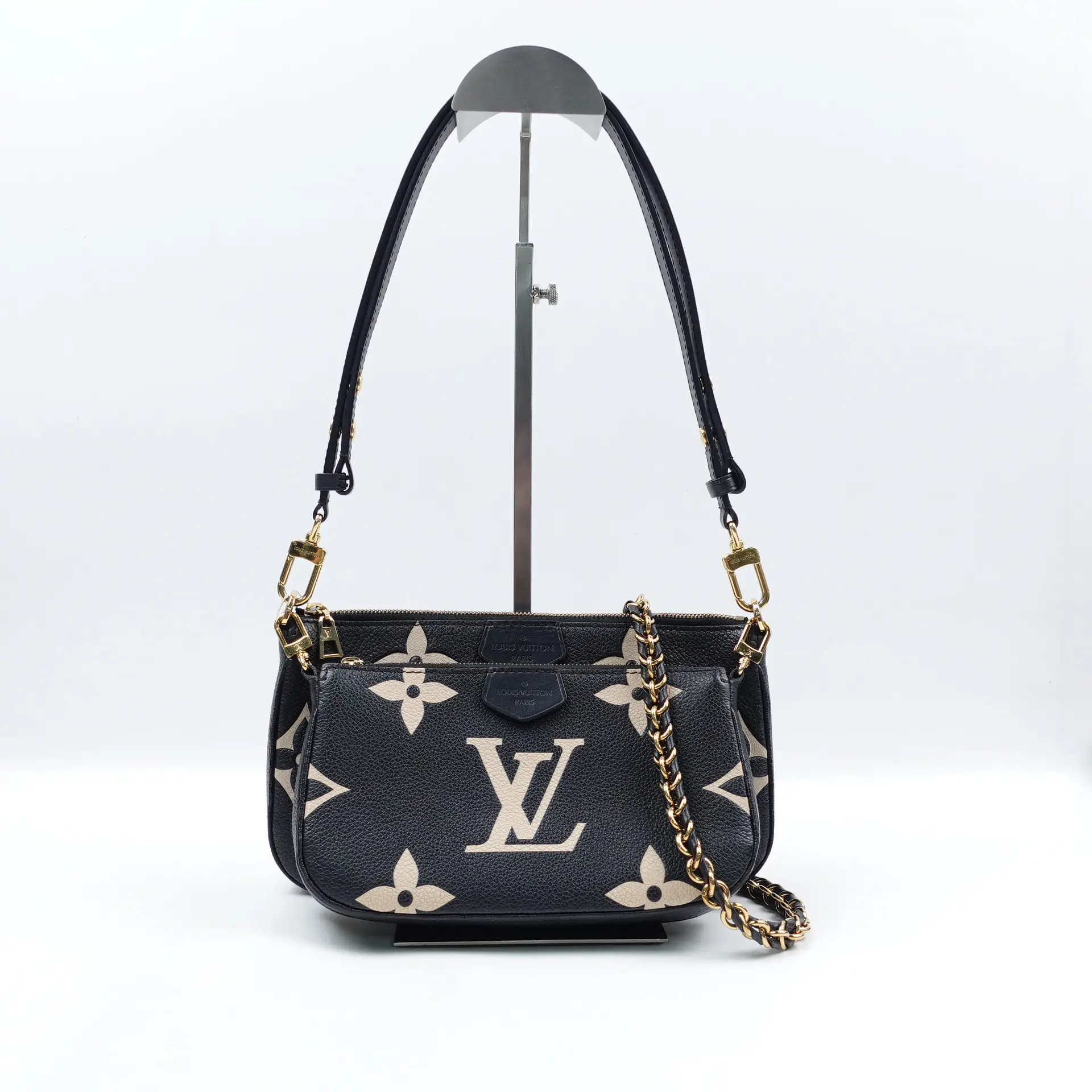 Pre-owned Louis Vuitton Calfskin Shoulder Bags Multi Pochette Black Monogram Shoulder Bag T10357436