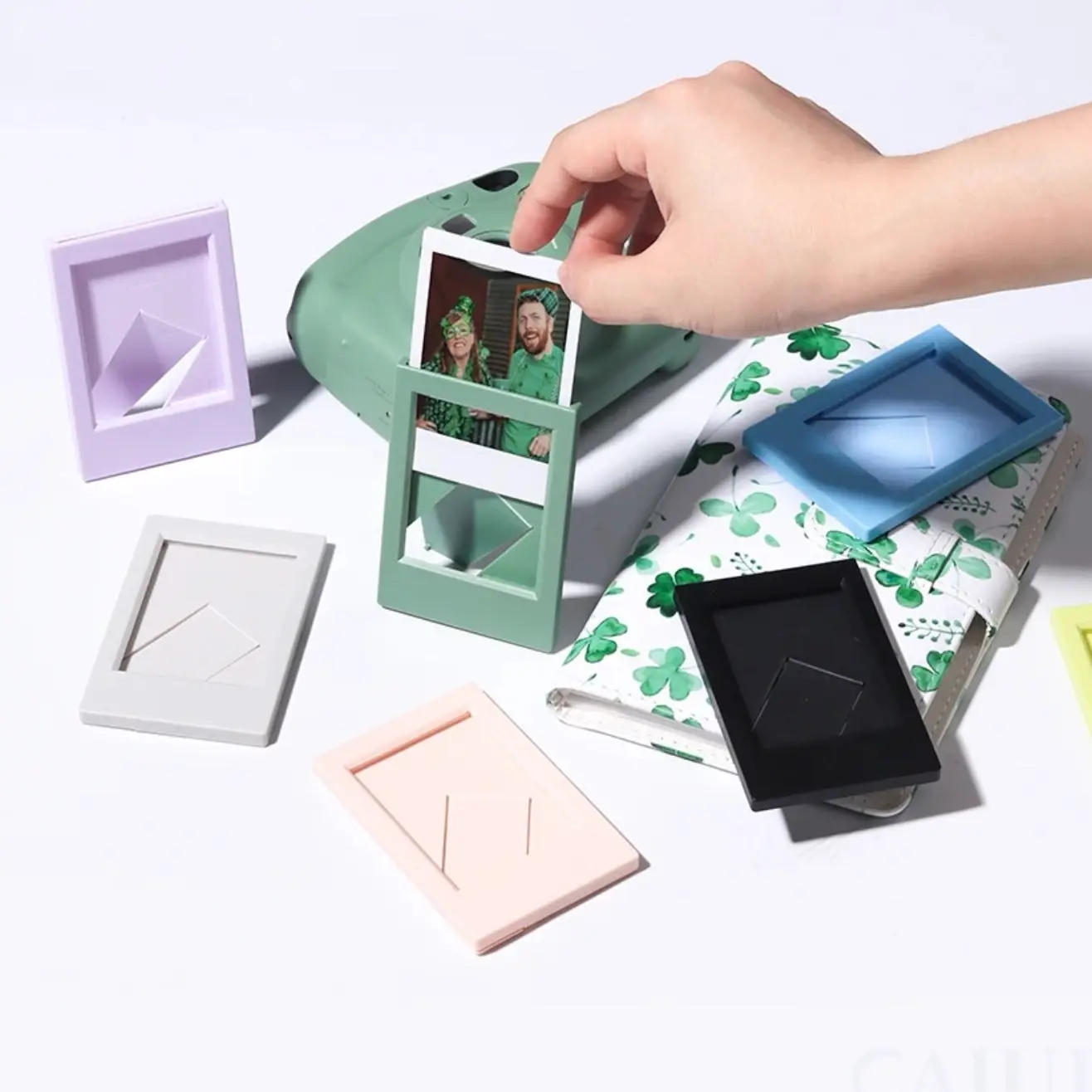 Minimalistic Polaroid Photo Frame - Matte Design