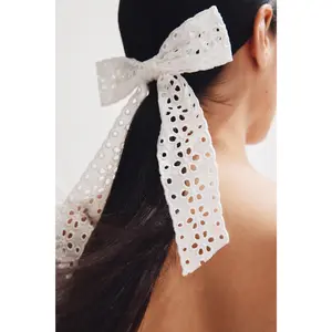 H&M Broderie anglaise bow hair clip