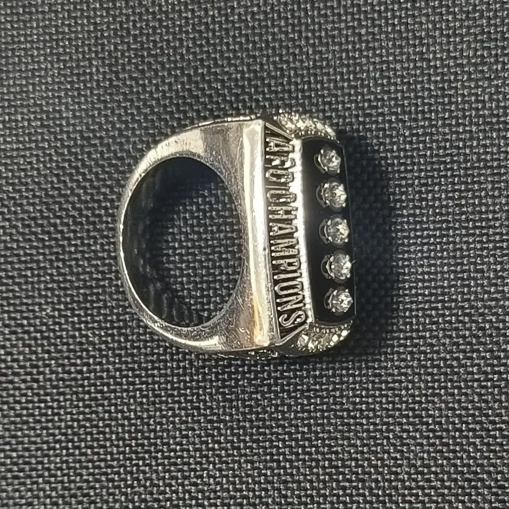 tu  5  ring and box