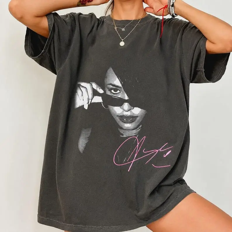 Vintage Aaliyah Vintage Graphic  T-Shirt