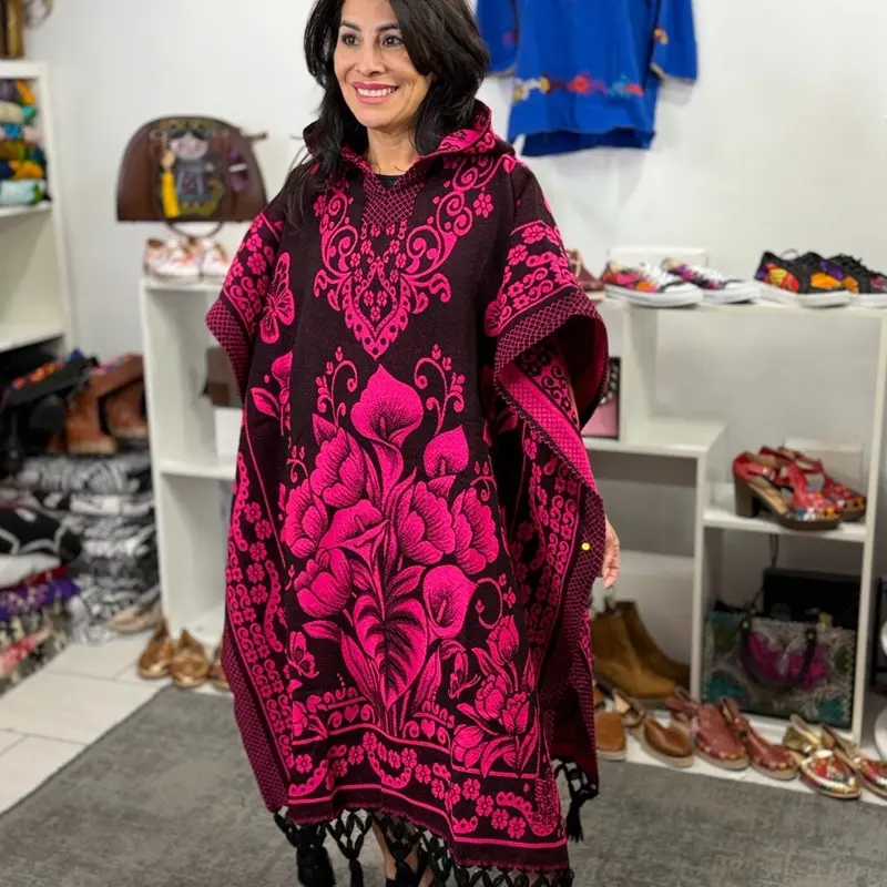 gaban de $45 - Artisanal Handcrafted Mexican Poncho One Size Fits All Versatile for Casual & Formal Wear Unique Designs All Seasons Wear artesanal hecho en mexico  - calientito y unitalla