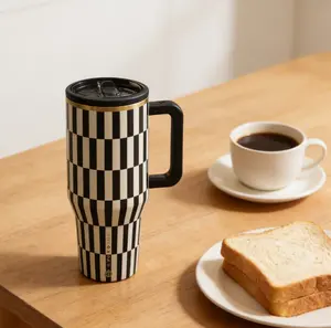 HydroJug 40 ounces, this insulated water cup can keep drinks cold or hot for a long time, making it your new must-have choice! Enhance your drinking experience!