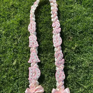 Medium Graduation Lai