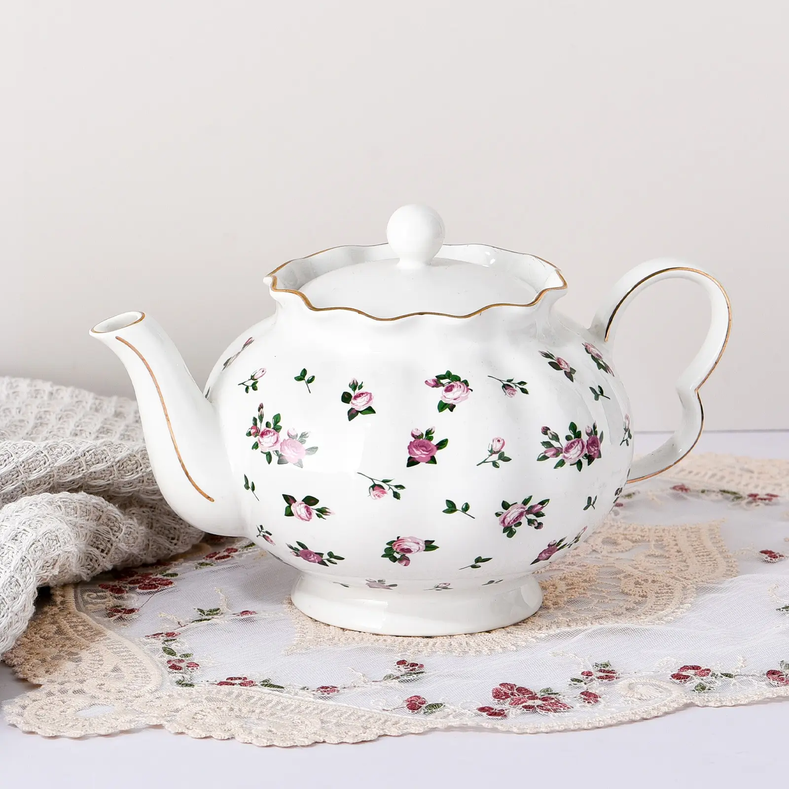 Floral Teapot with Infuser, 1000ml, Perfect Teapot, Ceramic Tea Pot with Tea Strainers for Loose Leaf Tea, Rose Teapots for Tea Party, Tea Pot with Infusers for Loose Tea