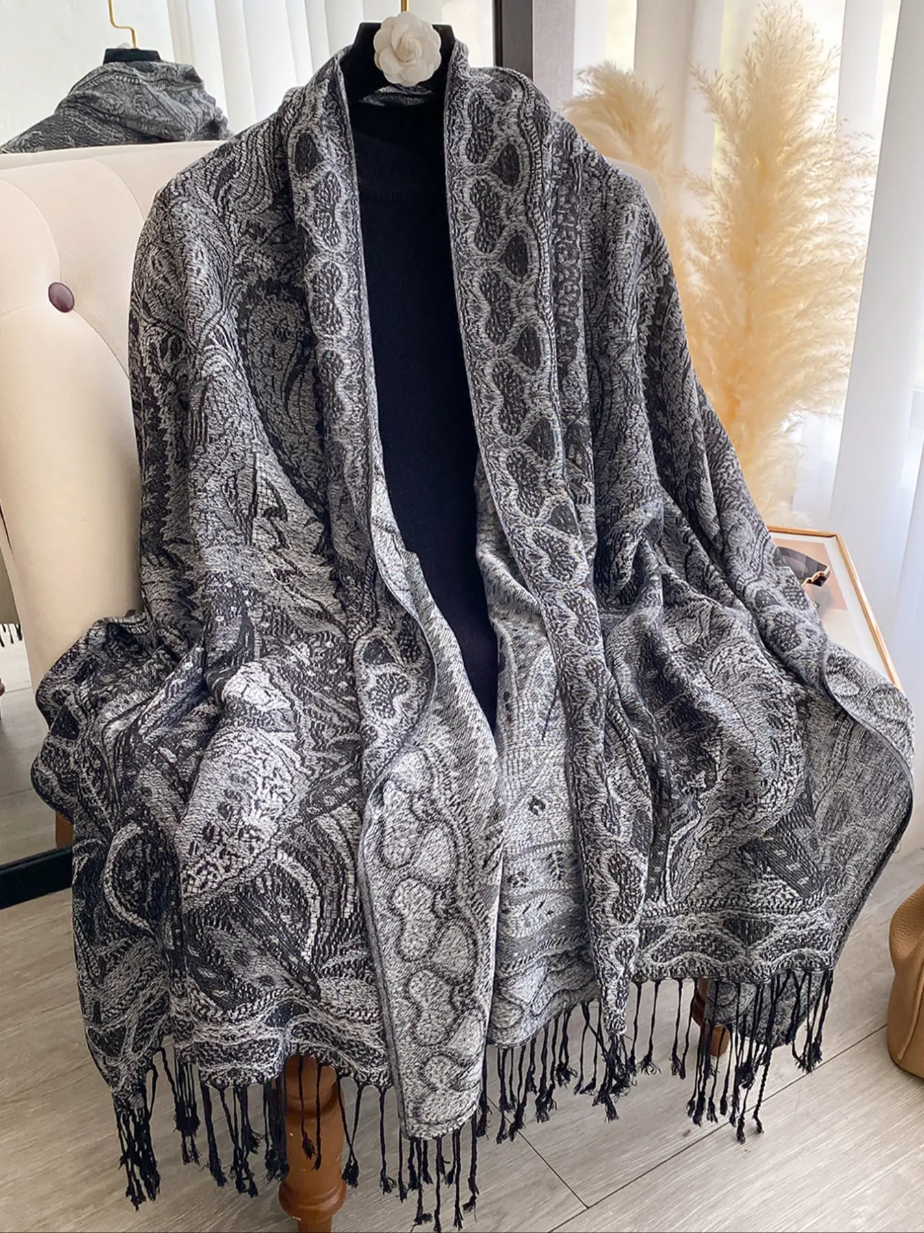 Bohemian Style Pashmina Scarf, Floral Pattern Shawl, Paisley Print Shawl, Fashion Shawl, Boho Shawl, Long Woven Fabric, All Season Wear, Elegant Design Accessory