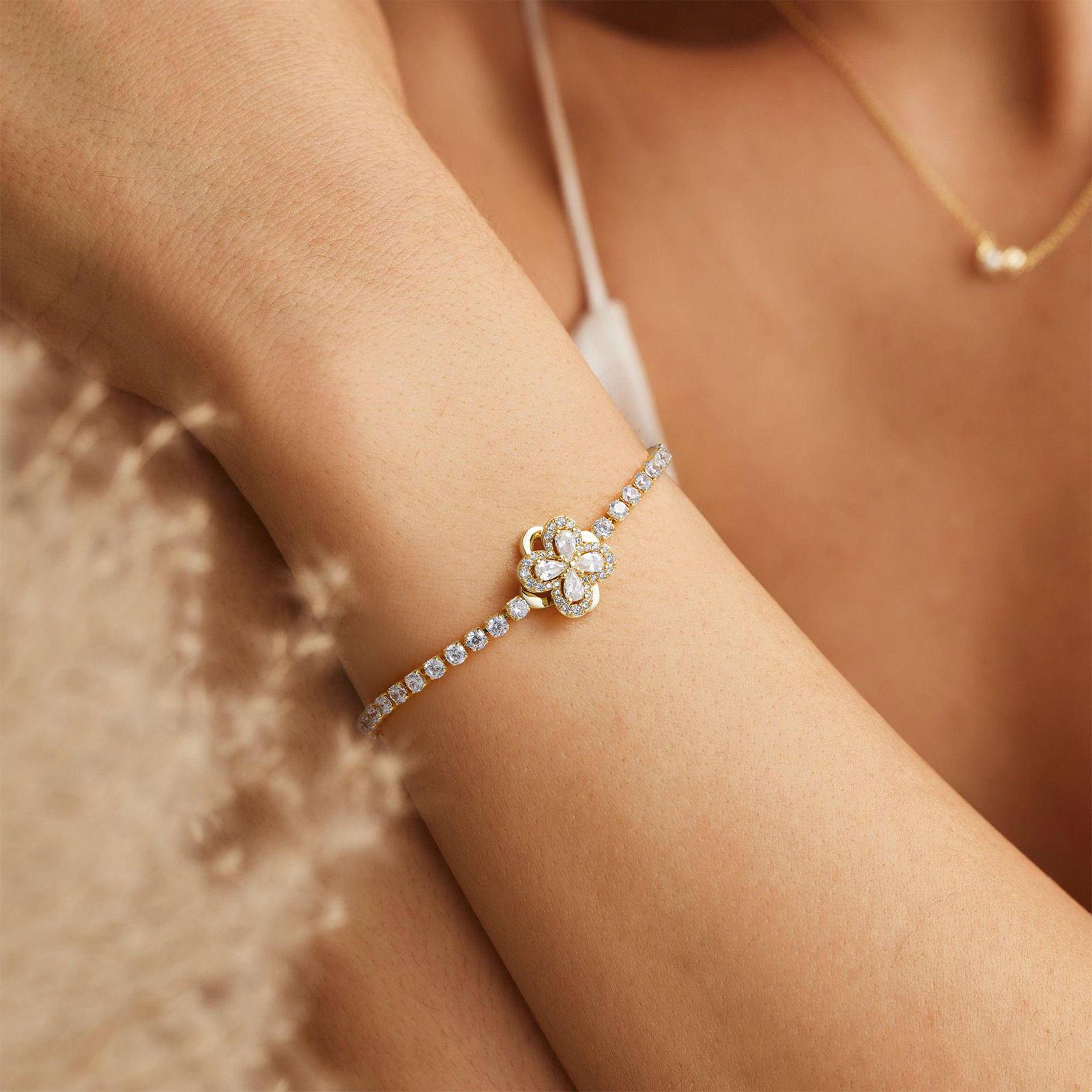 Spinning 4-Leaf Clover Bracelet, Ajustable Chain length: UP to 9”