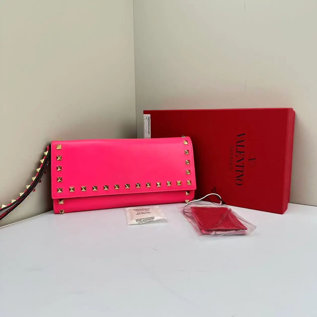 Pre-owned Valentino Calfskin Wallet Rockstud Wristlet Flap Clutch Pink CPU0714