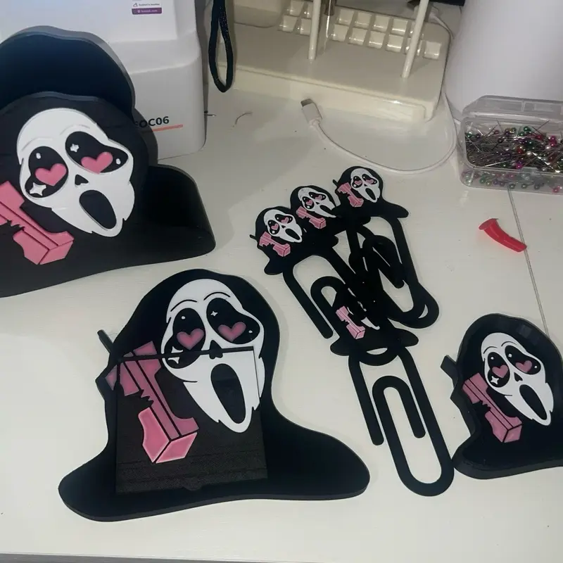 Pen holder and trinket tray