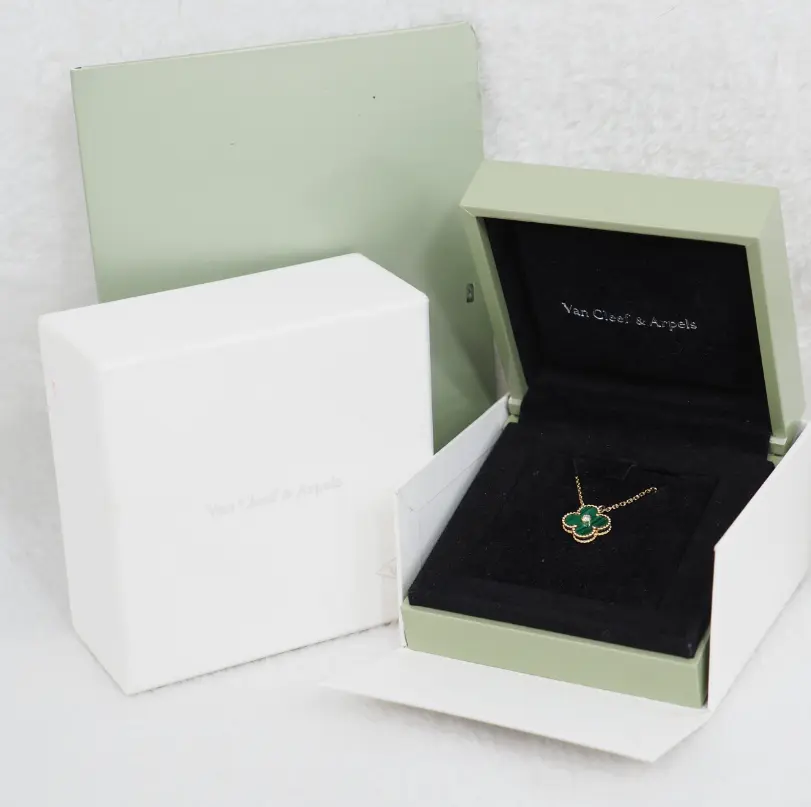 Pre-owned Van Cleef & Arpels 18k Holiday Vintage Alhambra Necklace YEAR 2013