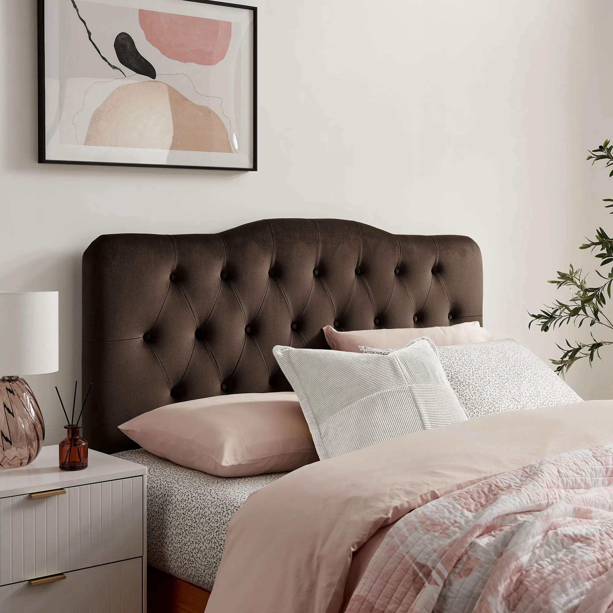 Modway Annabel Queen Classic Upholstered Curved Headboard - Sturdy Stain-Resistant Performance Velvet, Diamond Button Tufting, Adjustable Wood-Blend Headboard, Assembly Required