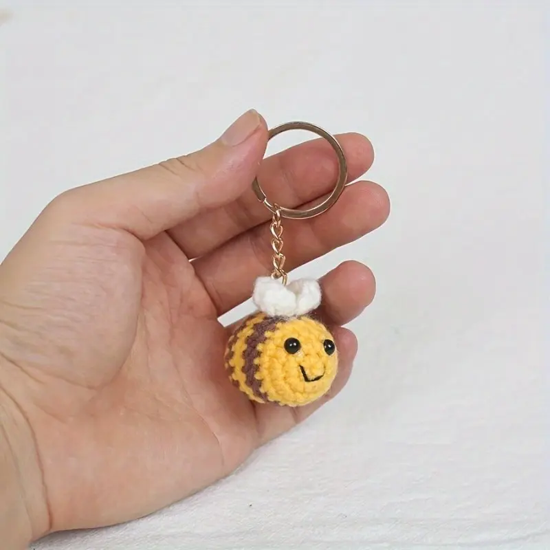 2pcs Handmade Crochet Bee Keychain, Yarn Knitted Insect Pendant, Creative Cute Animal Charm, Cute Charms Keychain - Perfect Gift for Friends, Parents, Couples