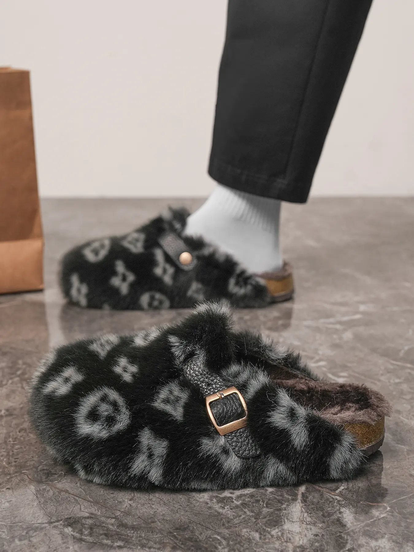 Unisex Faux Fur Mules, Anti-Slip Warm Outdoor Winter Slippers, Fluffy Home Slippers, Perfect Gift Choice