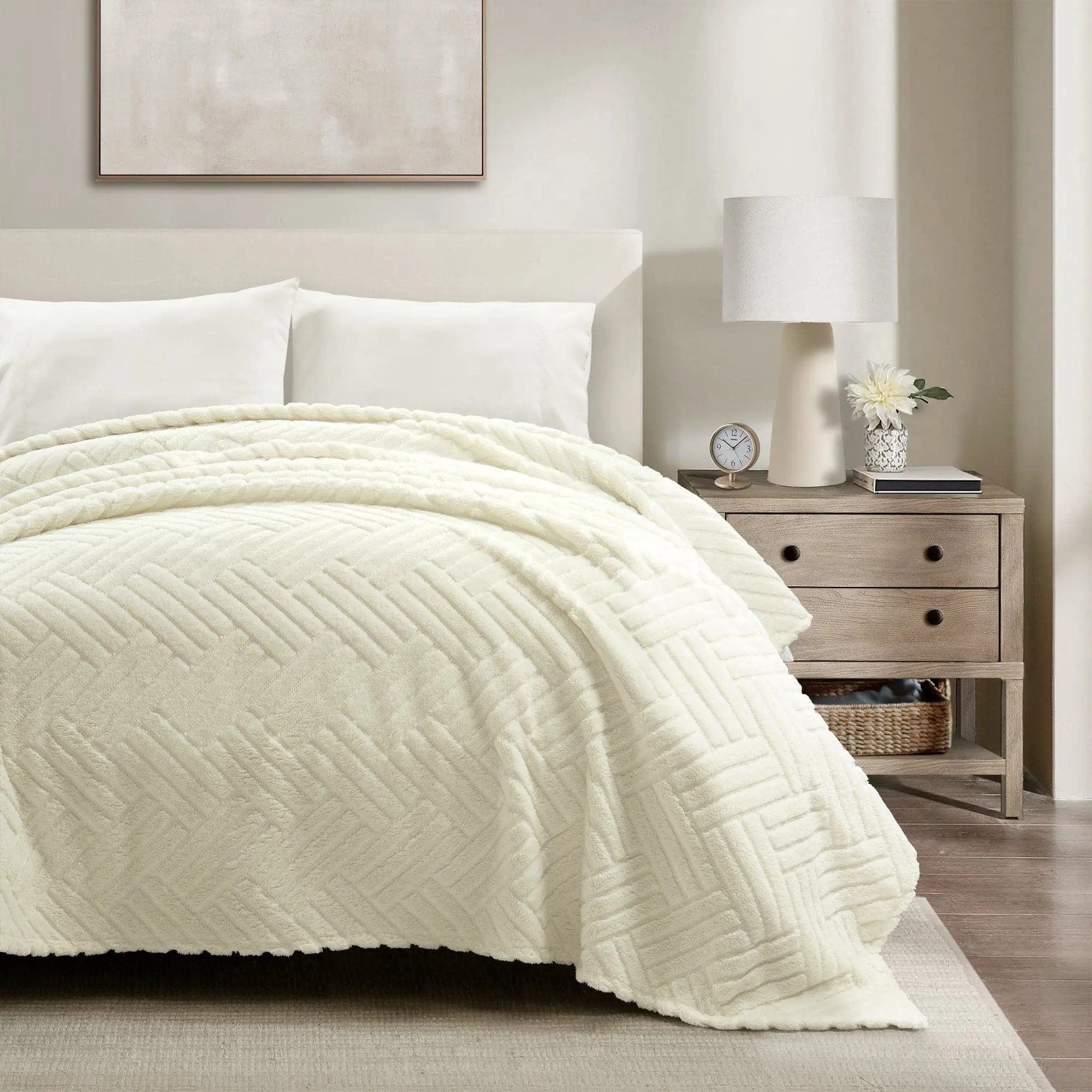 Lush Decor King Size Sherpa Jacquard Geo Blanket, Cozy Warm Fluffy Soft Warm Aesthetic Blanket Gifts, 92x120in Textured Herringbone Bedspread for Bedroom, Living Room, Cozy Warm Blanket