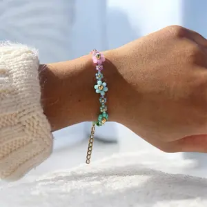 Easter Gift Daisy Bracelet with Pastel Beads and Gold Chain for Spring Fashion