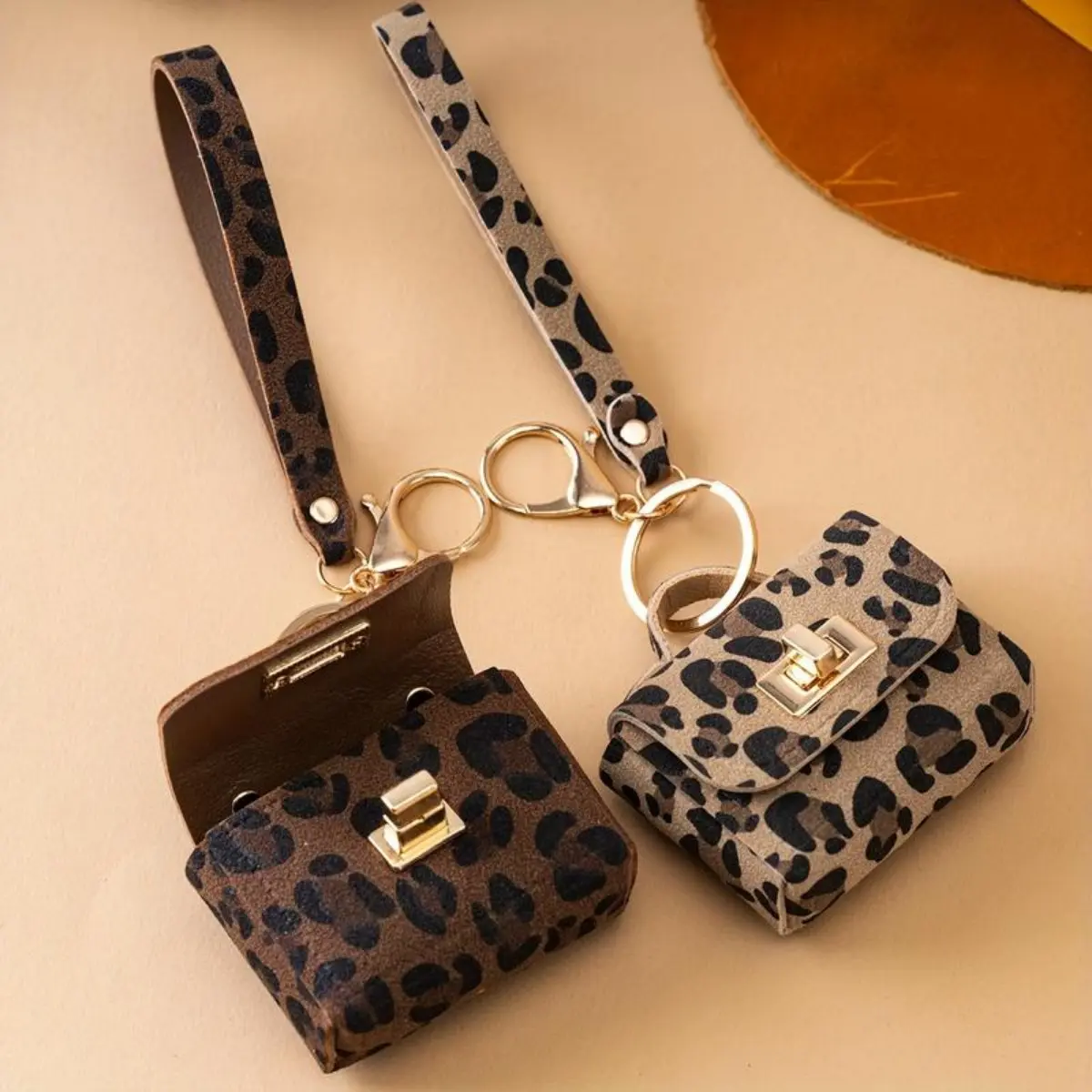 Women's Leopard Print PU Leather Zip Closure Keychain Coin Pouch - Keychains for Women, Portable Purse Accessory, Metal Ring, Car Key Fob, Mini Gift, Fashion Daily Use Item